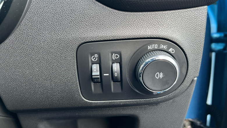 Vauxhall Crossland X 1.2T [110] Griffin 5dr [6 Spd] [Start Stop] Petrol Hatchback